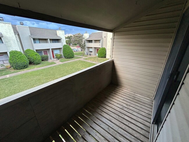 Building Photo - 1902 Dartmouth St