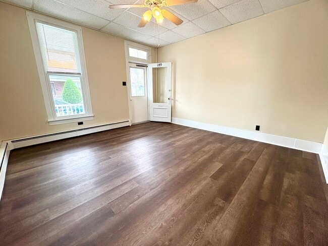 Building Photo - 3 Bedroom 1.5 Bathroom in Elizabethtown!