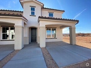 Building Photo - Beautiful End Unit in the Desert Color Com...