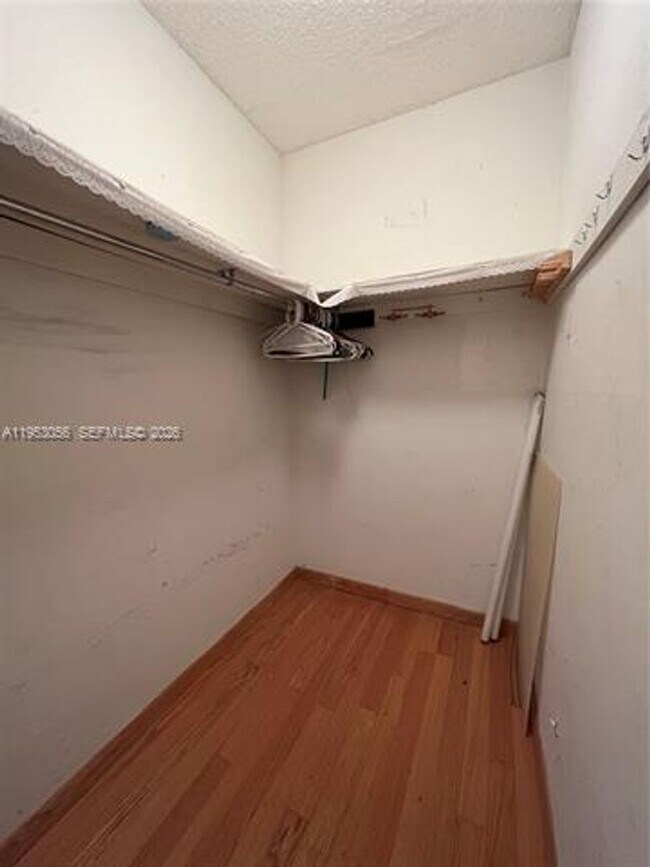 Building Photo - 1111 Crandon Blvd