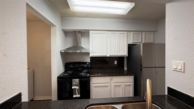 Building Photo - 250 El Dorado Blvd