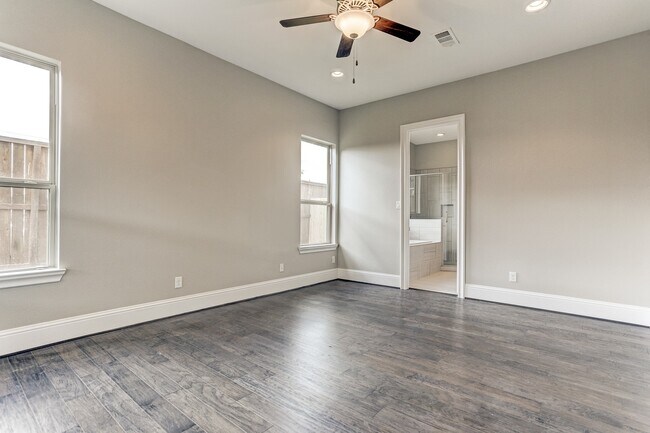 Building Photo - 4851 Benning Dr