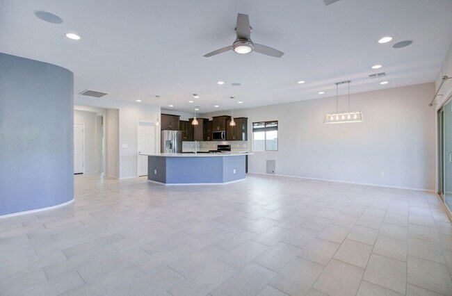 Building Photo - 6570 W Sonoma Way