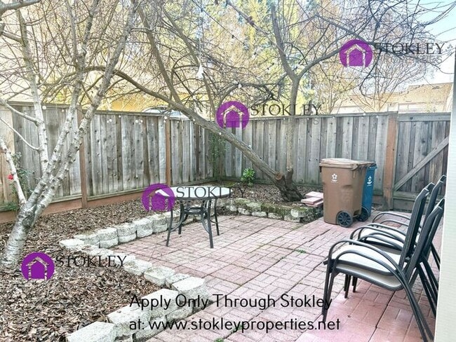 Building Photo - 27 Oak Brook Pl