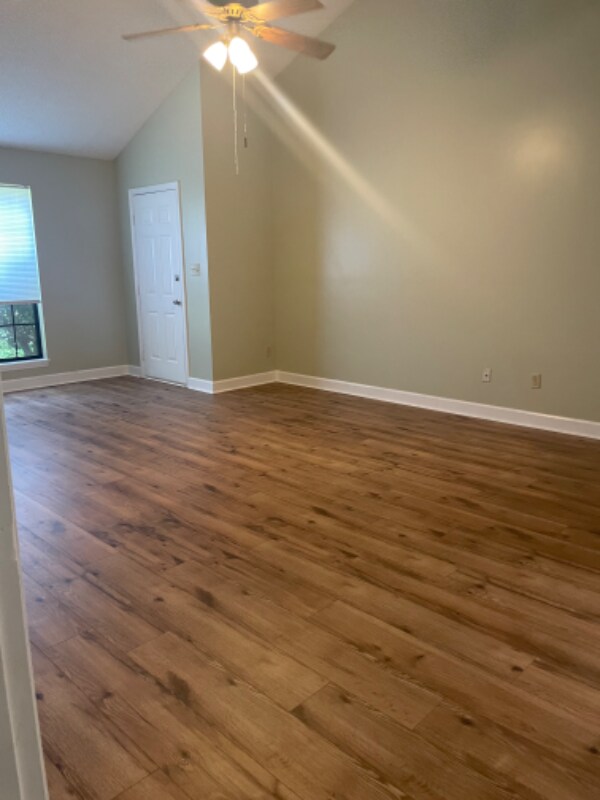 Building Photo - 1931 Stuart Ave