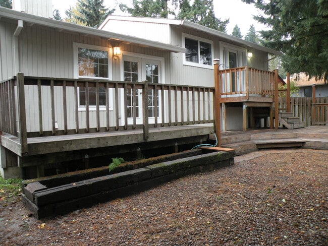 Building Photo - 15177 SW Barcelona Way