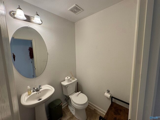 Building Photo - 709 Oak Cove Ln NW