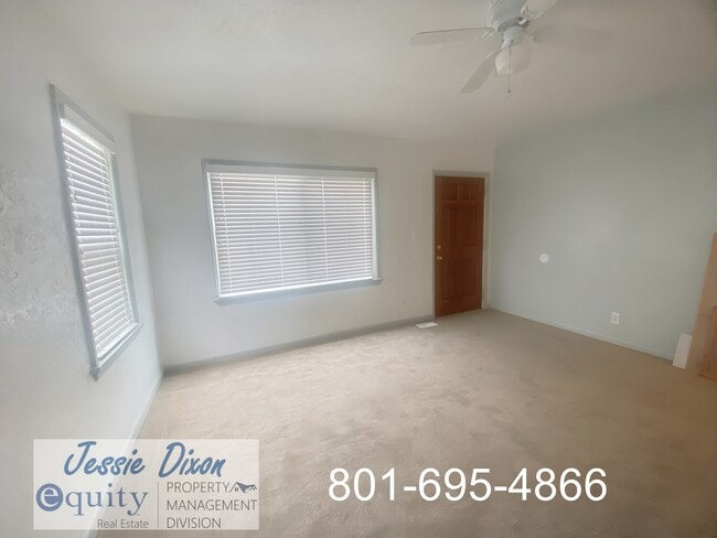 Building Photo - 219 Country Club Dr