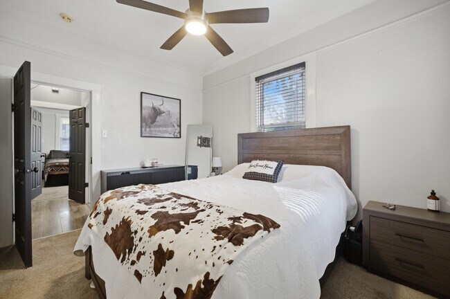 Building Photo - 1080 Green St