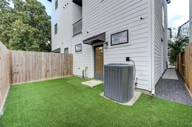 Building Photo - 10926 Fire Creek Dr