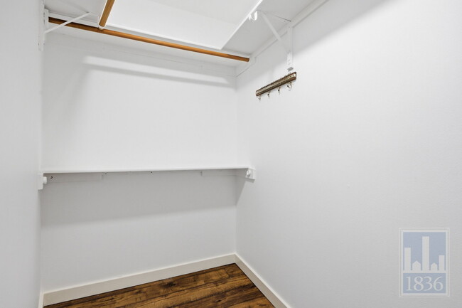 Building Photo - 13009 Lamplight Village Ave