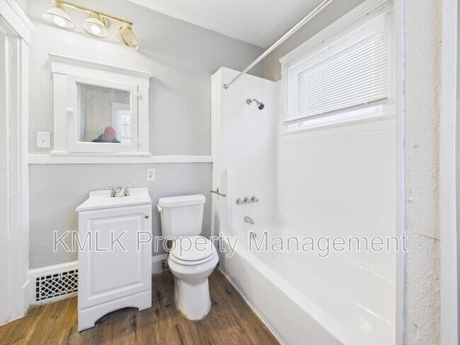 Building Photo - 2997 E 128th St