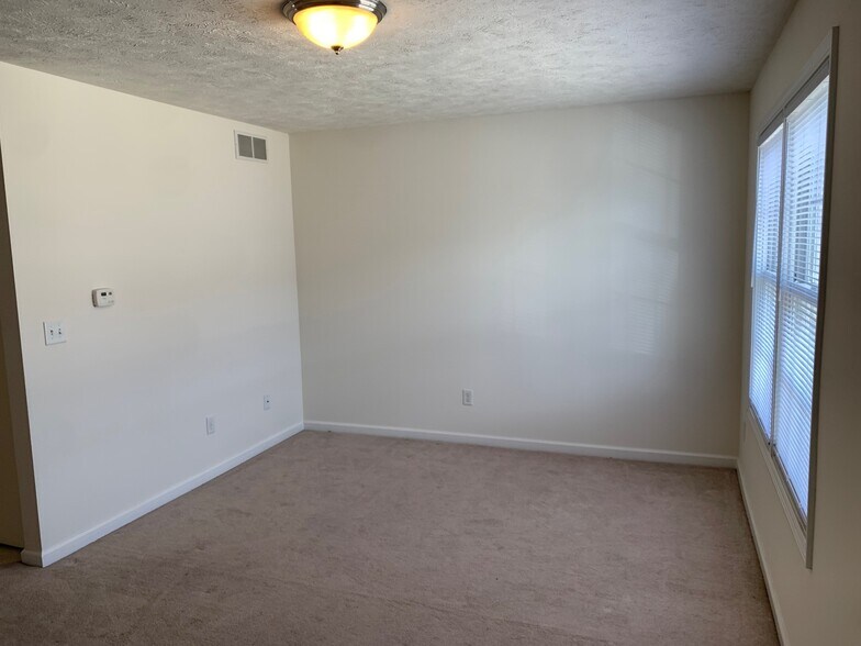 Building Photo - 1108 Lockenvitz Ln