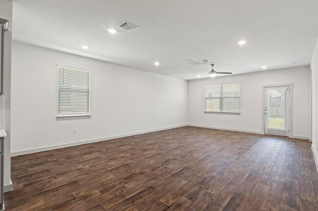 Building Photo - 3024 Louris Ln