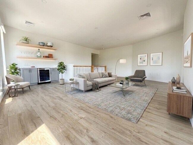 Building Photo - 500 Talbot Ave