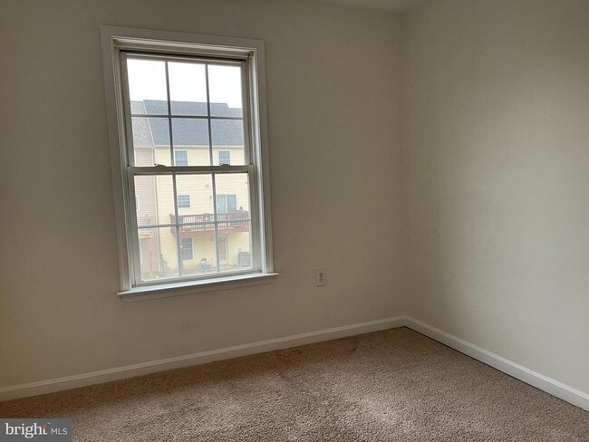 Building Photo - 20 Mabel Ln