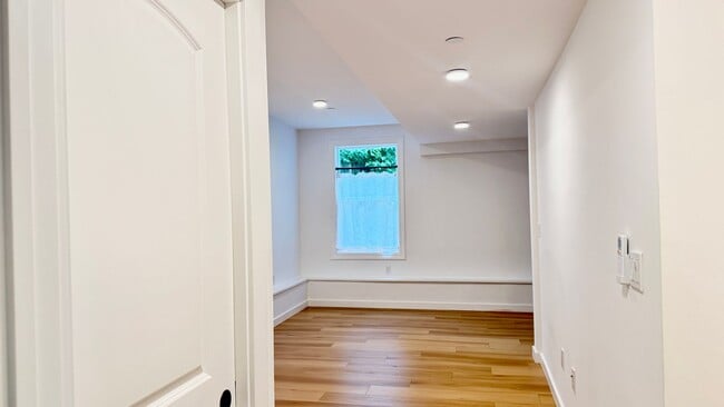 Building Photo - 1BR/1BA Renovated In-Law Unit in NOPA