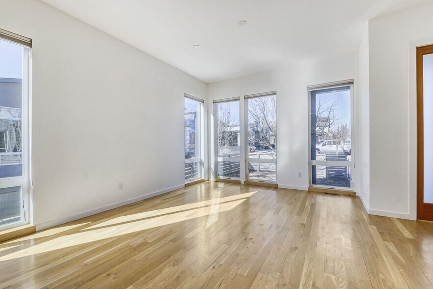 Building Photo - 1356 Snowberry Ln