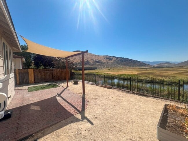 Building Photo - Stunning Views - Three Bedroom in Heron...