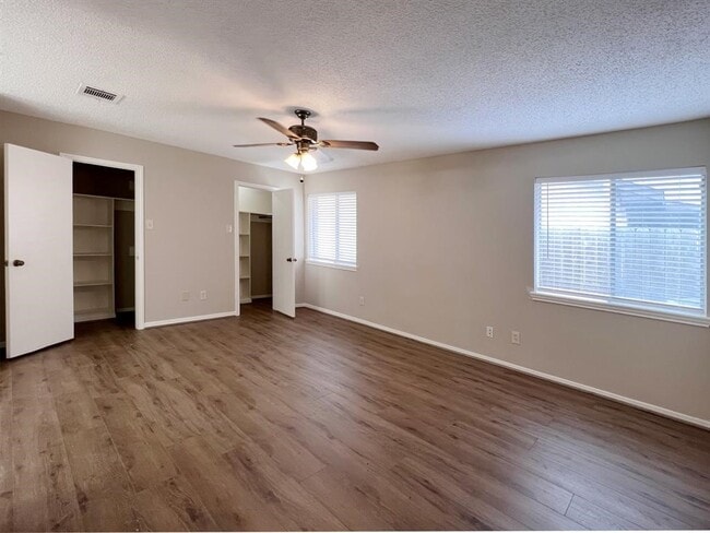 Building Photo - 3122 Windmill St