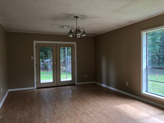 Building Photo - 3305 Arthur Dr