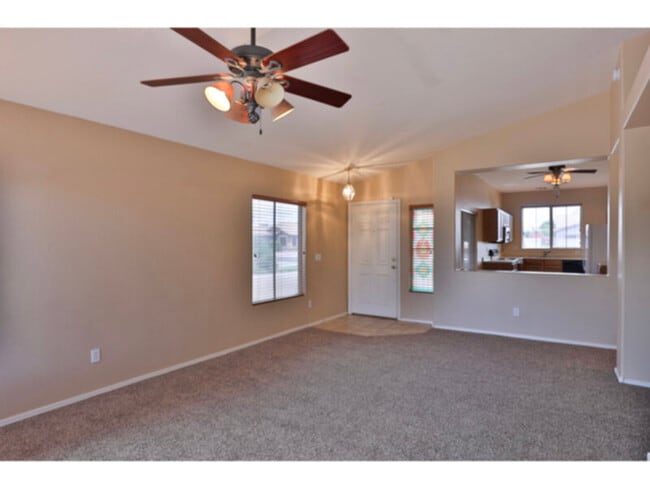 Building Photo - San Tan Ranch in Gilbert - Close to San Tan 202