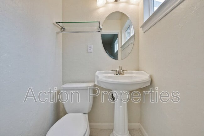 Building Photo - 1630 Alison Ave