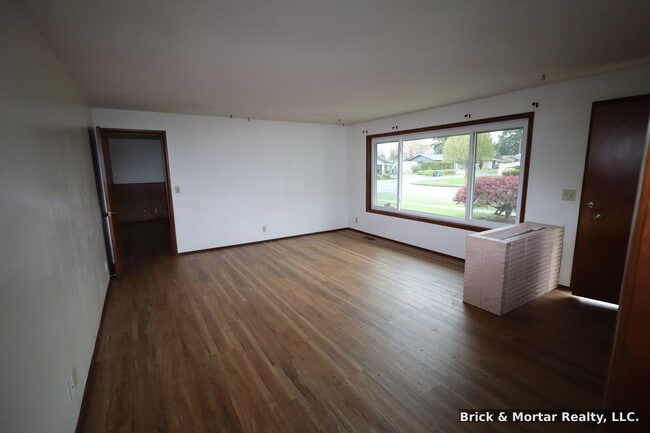 Building Photo - Manager Special! 50% off First Months Rent! 3-Bedroom 1.5-Bathroom house in Stayton, OR