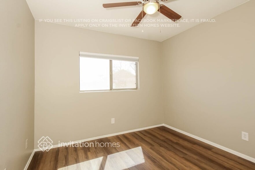 Building Photo - 11765 W Dahlia Dr
