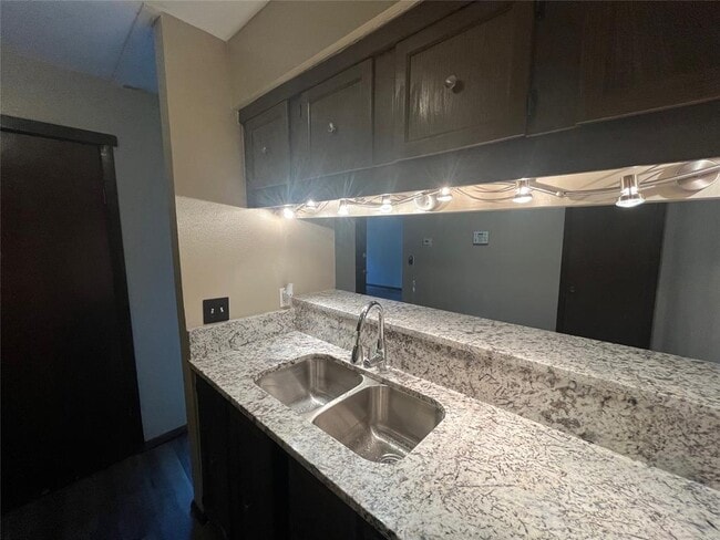 Building Photo - 822 Cardinal Creek Blvd