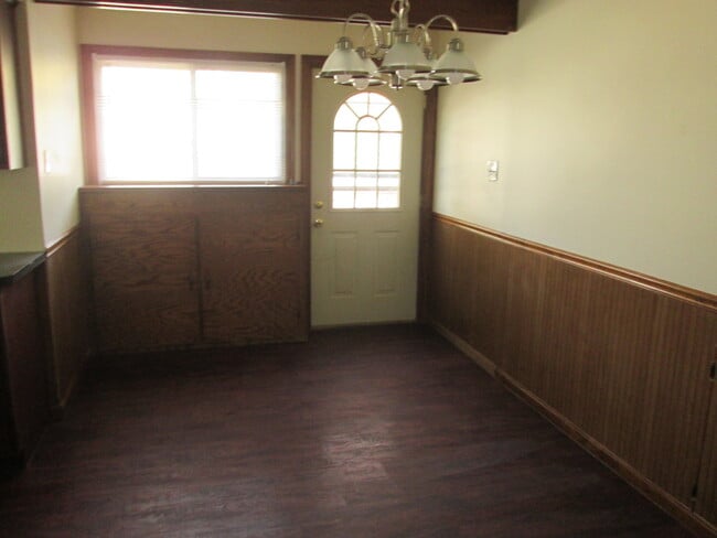 Building Photo - 3968 Staatz Dr