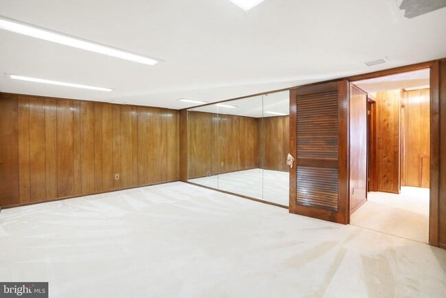 Building Photo - 513 Cathedral Dr