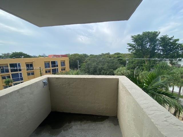 Building Photo - 2715 Tigertail Ave