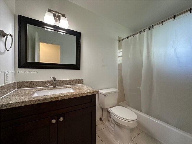 Building Photo - 2900 NE 17th Ave