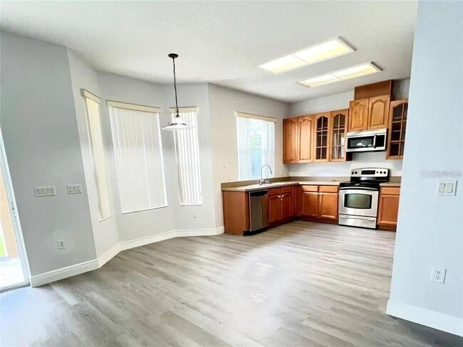 Building Photo - 12946 Grovehurst Ave