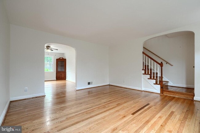 Building Photo - 7040 Heathfield Rd
