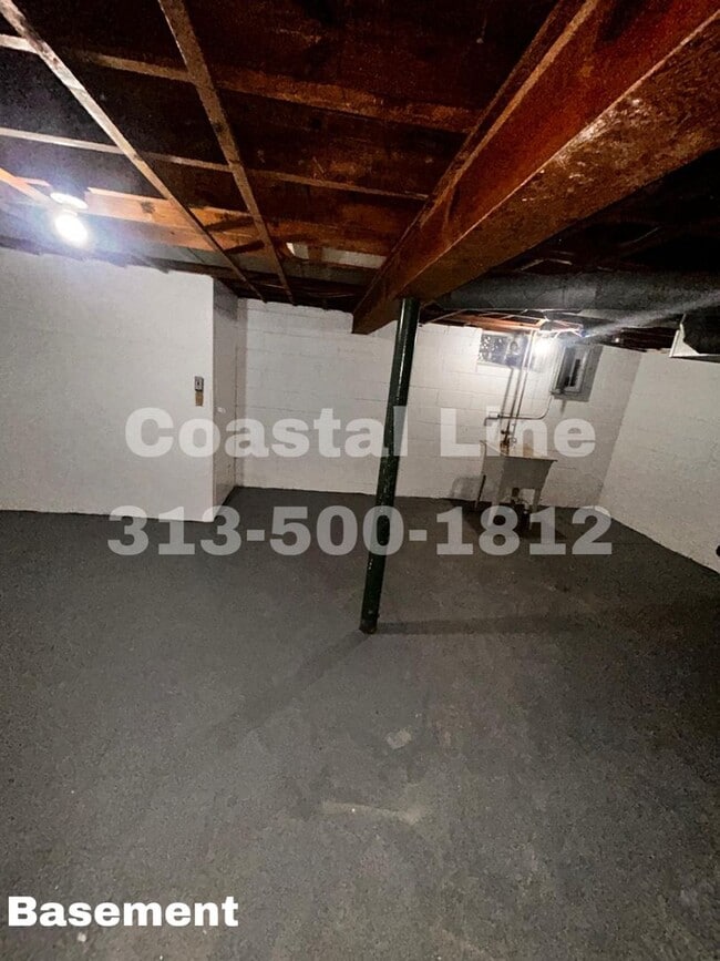 Building Photo - Cute 3 bedroom located on Detroit's East side