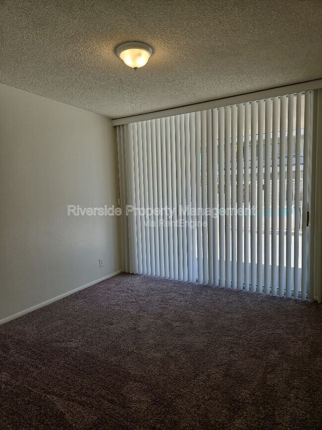 Building Photo - 6979 Palm Ct