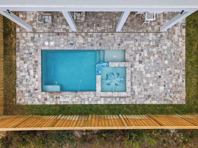 Building Photo - 304 Palm Beach Dr