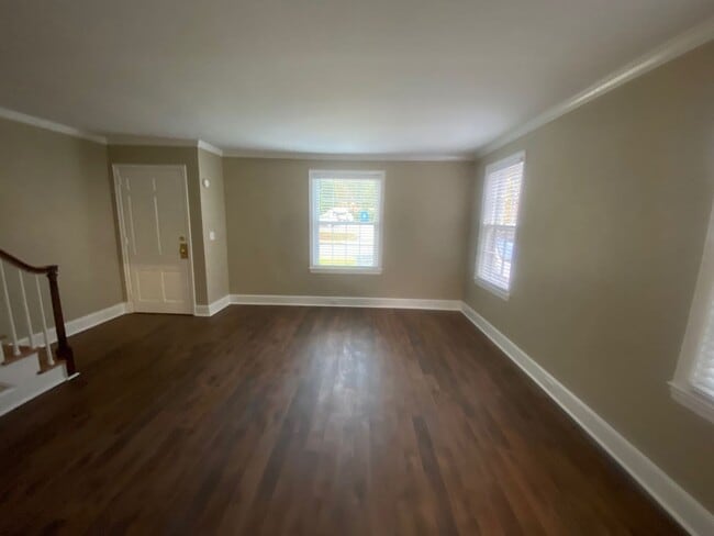 Building Photo - 210-A South Saluda Ave. PRE-LEASE AVAILABL...
