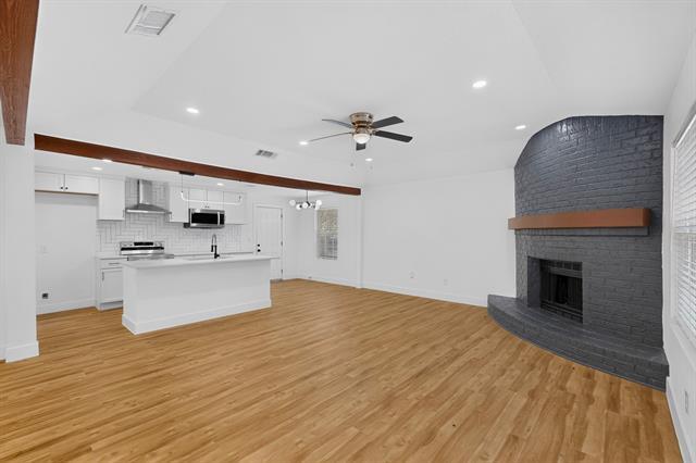 Building Photo - 6000 Cool Springs Dr