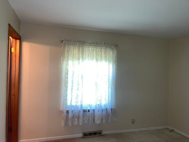 Building Photo - Charming Ranch - Coming Soon