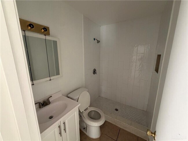 Building Photo - 9 Francisco Ave