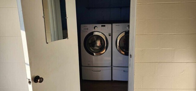 Building Photo - 123 Keystone Plz