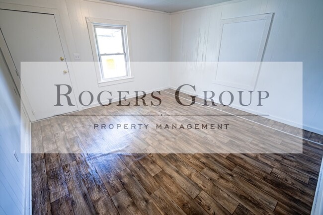 Building Photo - 434 Owen St