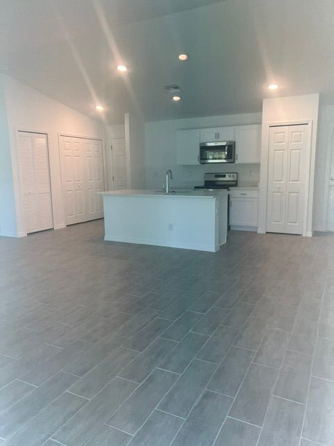 Building Photo - 2718 NW 22nd Terrace