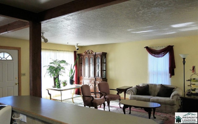 Building Photo - Charming 3-Bedroom Home Across from Orchard Park