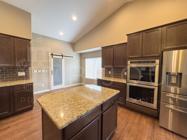 Building Photo - Large Well-Maintained Peyton Home