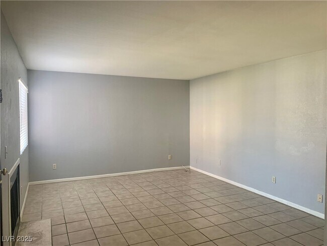 Building Photo - 2752 Eldora Cir