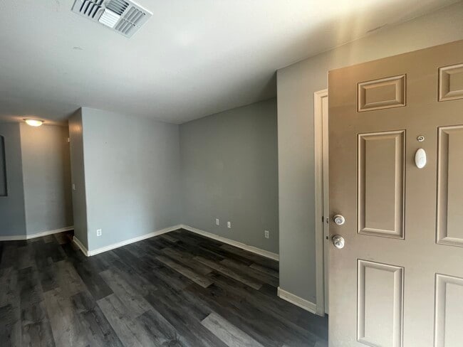 Building Photo - 2180 E Cochise Ave